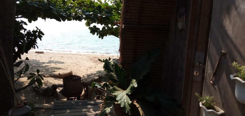 Villa Isabella Putri B&B Jepara Ngoại thất bức ảnh